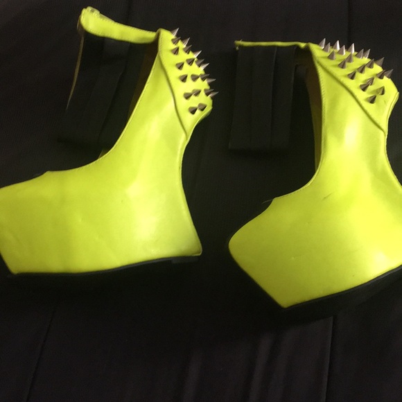 Platform heels - Picture 2 of 4